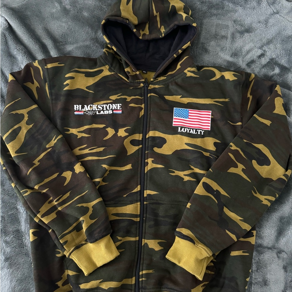 #680 FULL SET (BLACKSTONE LABS) HOODIE WITH SWEAT PANTS. Awesome condition!